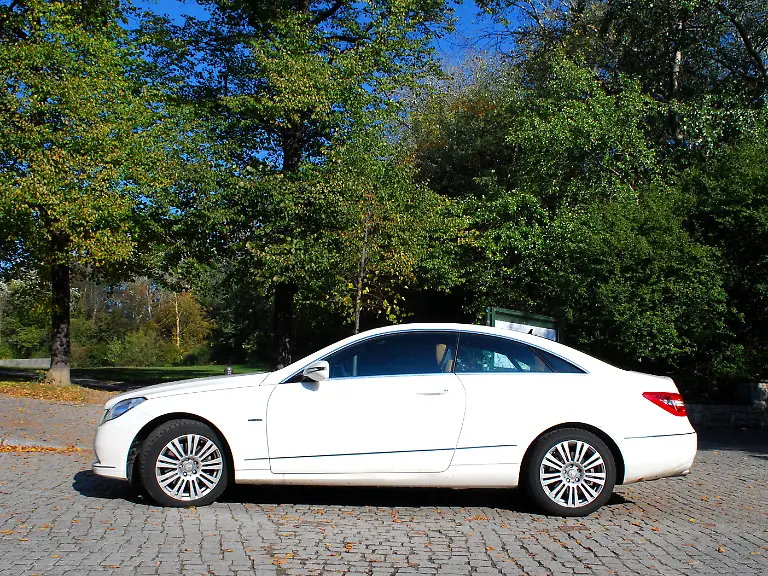 Mercedes-E-Klasse-Coupe-19-10-2009-11-55-22