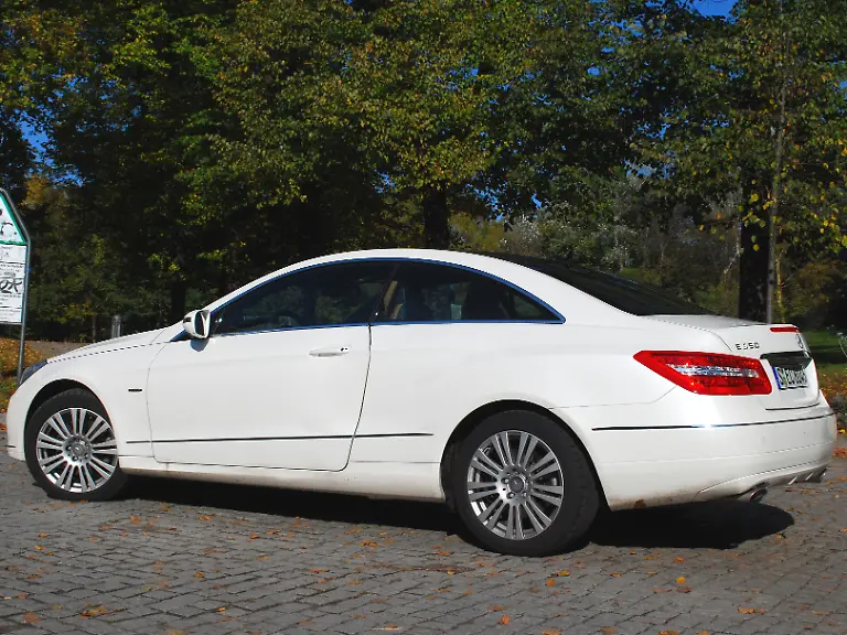 Mercedes-E-Klasse-Coupe-19-10-2009-11-55-33