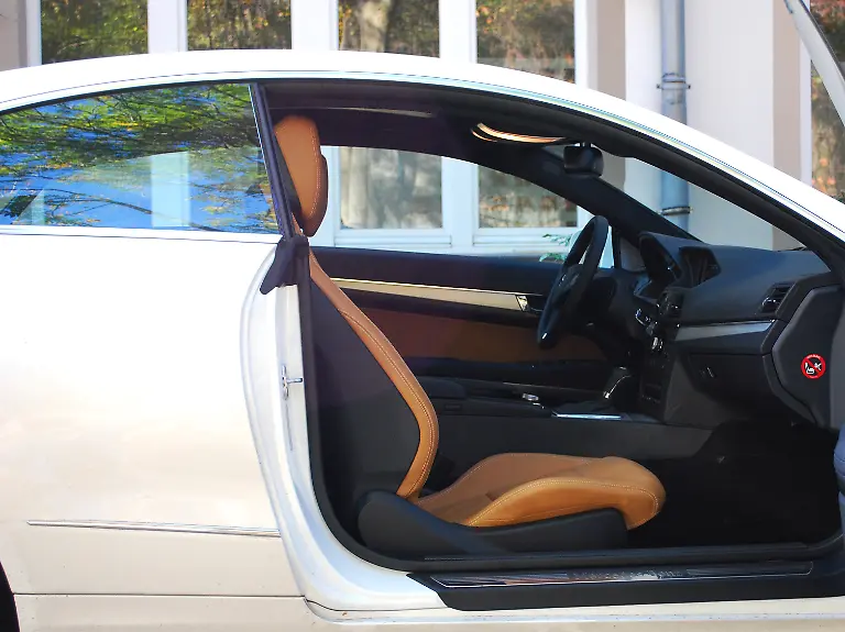 Mercedes-E-Klasse-Coupe-19-10-2009-11-27-56