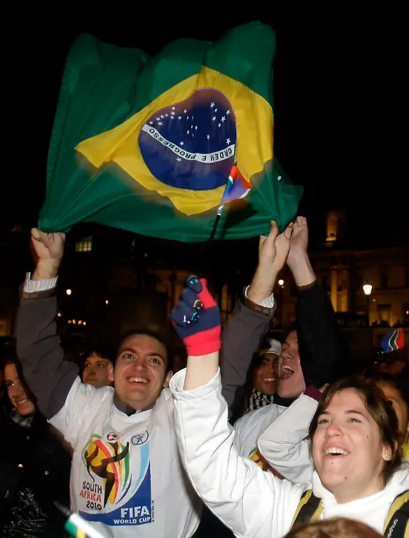 Britain-South-Africa-Soccer-WCup-Draw-LMD104-jpg815506214893840003