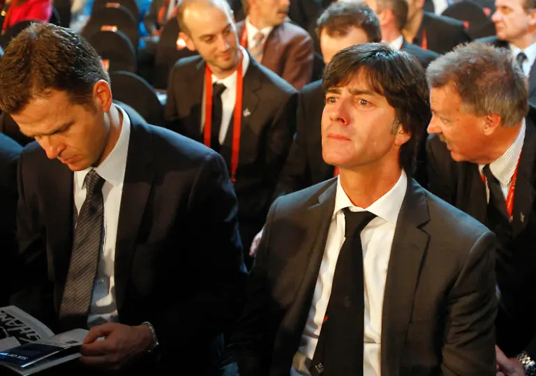 South-Africa-Soccer-WCup-Draw-WCD152-jpg3951142298222674196