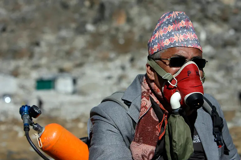 NEP11-NEPAL-CABINET-EVEREST-1204-11-JPG9035979872175387999