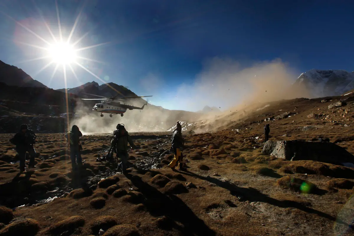 Nepal-Cabinet-in-the-Clouds-DEL134-jpg8764177356097053581