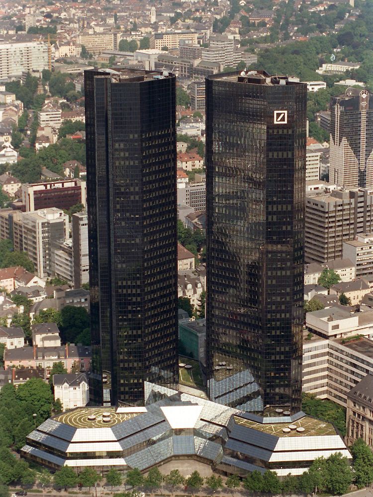 Hier der Büroturm in Frankfurt/a.M.
