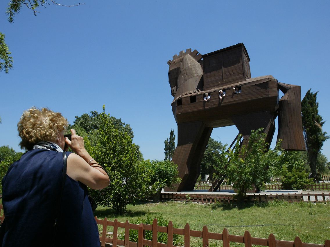 Trojanisches Pferd in Tevfikiye nahe Canakkale ...