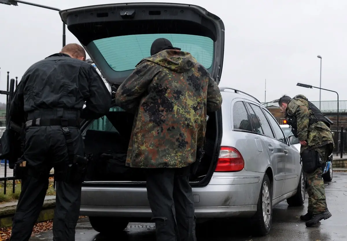 2nt14504-jpg6954556856413460948