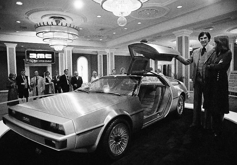 38a-DeLorean-1977