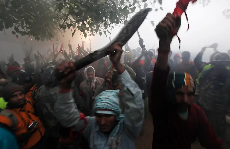 Nepal-Animal-Sacrifice-DEL173-jpg8342324555955784205