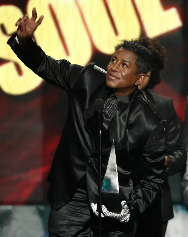 2009-AMA-Awards-Show-CADC189-jpg1228004661329337917
