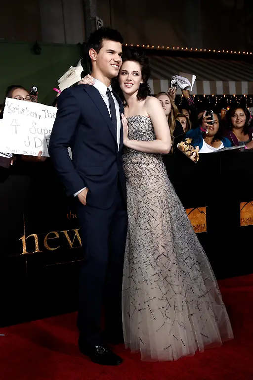 The-Twilight-Saga-New-Moon-Los-Angeles-Premiere-CAGS155-jpg6290098258586669299