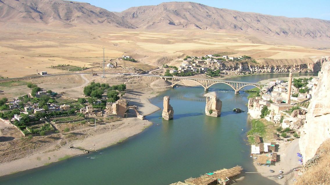 Trotz des Wegfalls der staatlichen Bürgschaften aus drei europäischen Ländern will die Türkei den Staudamm bauen.