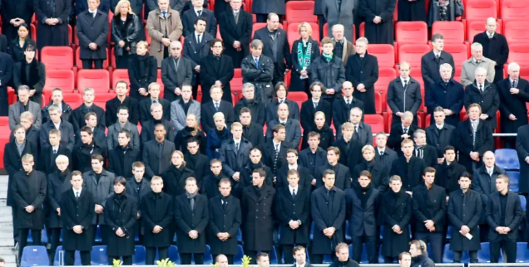 BER507-SOCCER-GERMANY-ENKE-1115-11-JPG5765537432893061910