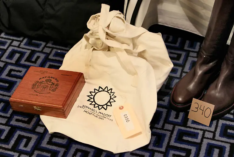 Madoff-Auction-NYRD111-jpg826140877597820639