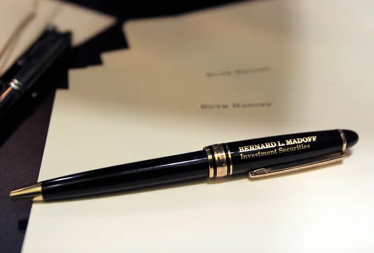 SHN602-MADOFF-AUCTION-1113-11-JPG6846505503099082100