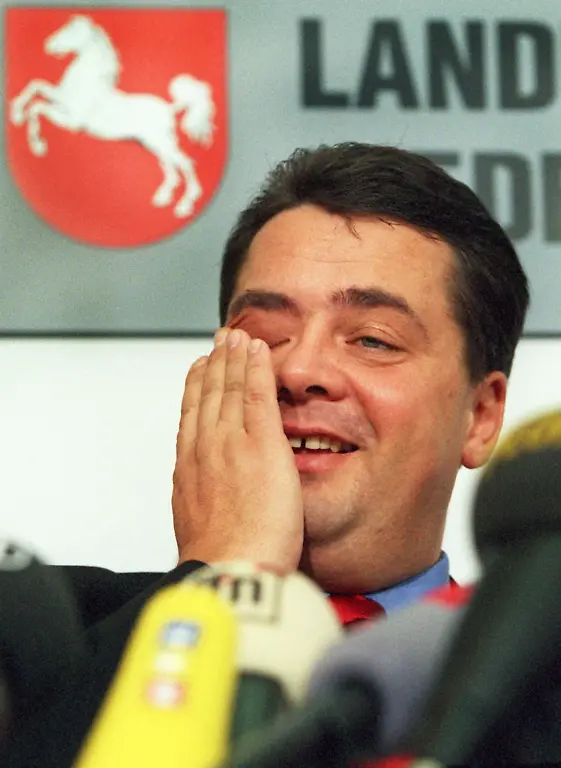 gabriel-1999-lacht