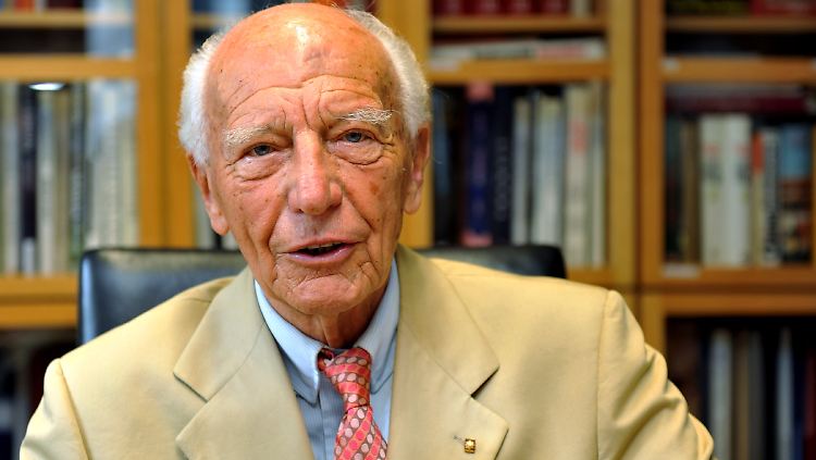 Von 1974 bis 1979 war Walter Scheel deutsches Staatsoberhaupt.