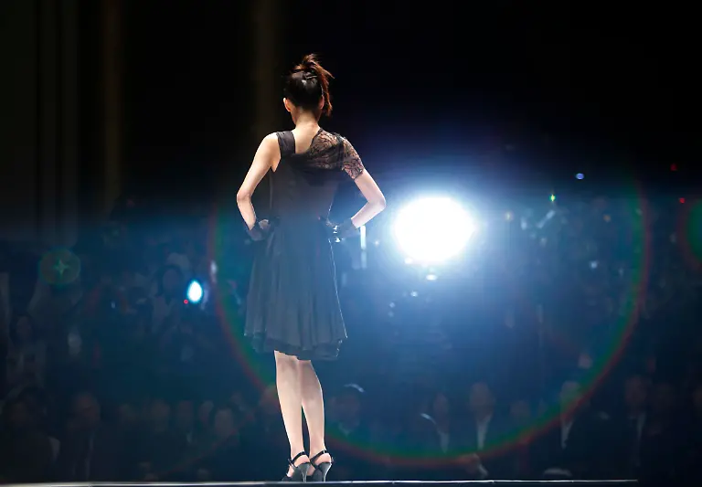 China-Fashion-Week-XED101-jpg5996665283407047532