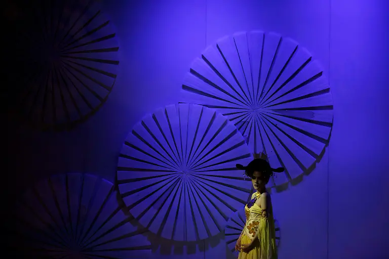 China-Fashion-Week-XED113-jpg5309834987710354212