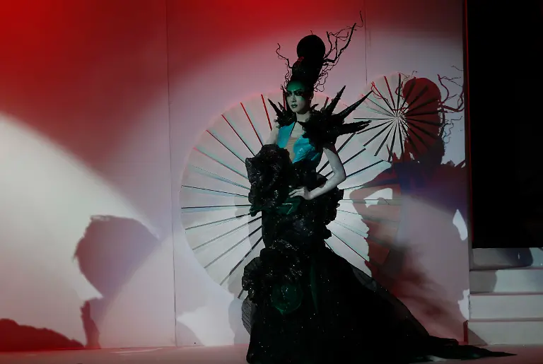 China-Fashion-Week-XED117-jpg8018440222249953982