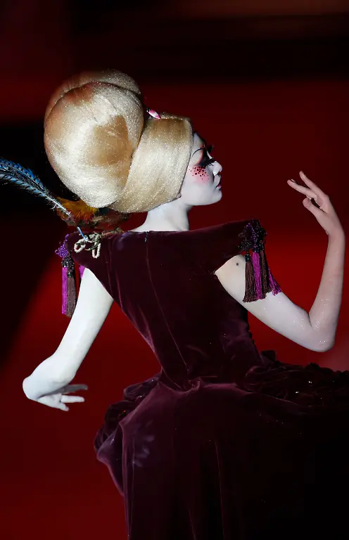 China-Fashion-Week-XED118-jpg5633838846040298073