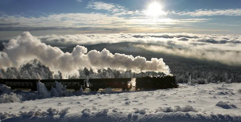 schnee-Harzer-Schmalspurbahn-Brocken