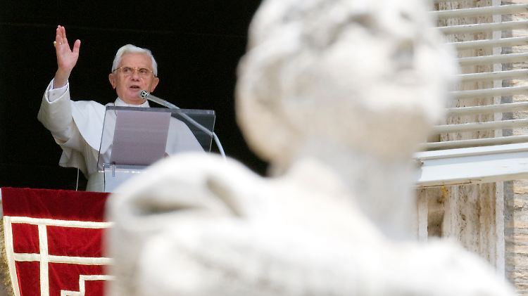 Benedikt am vergangenen Sonntag beim Angelussegen.