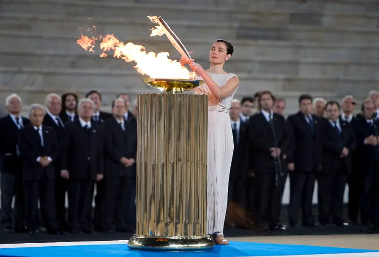 Greece-Vancouver-2010-Olympic-Flame-JOHV120-jpg8727283396602118289