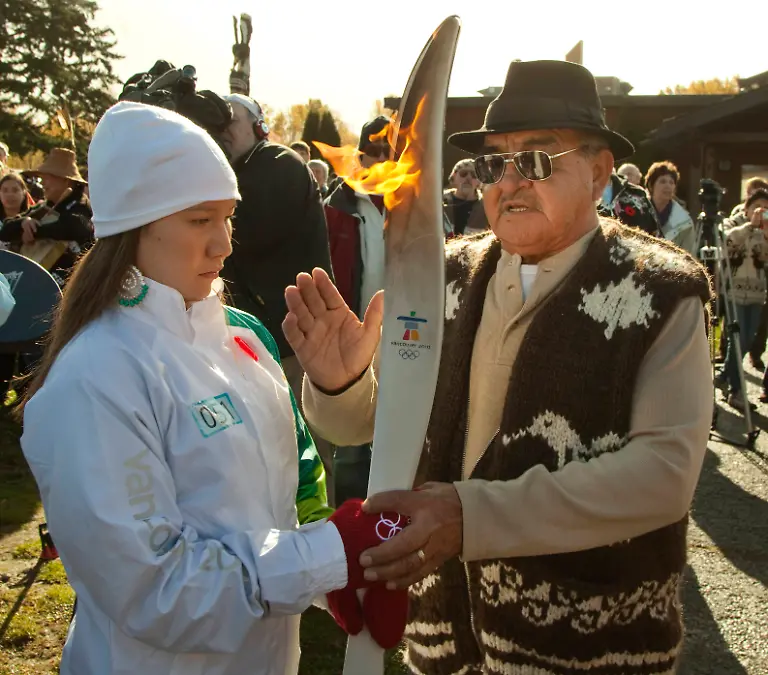 AXC06-OLYMPICS-TORCH-1031-11-JPG491919681333124156