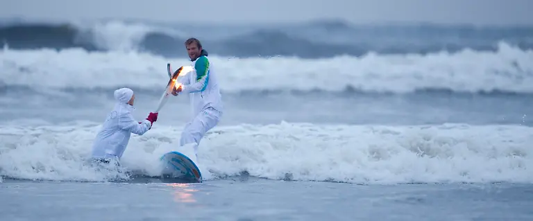 Olympic-Torch-Relay-JOHV110-jpg3032215387935060624