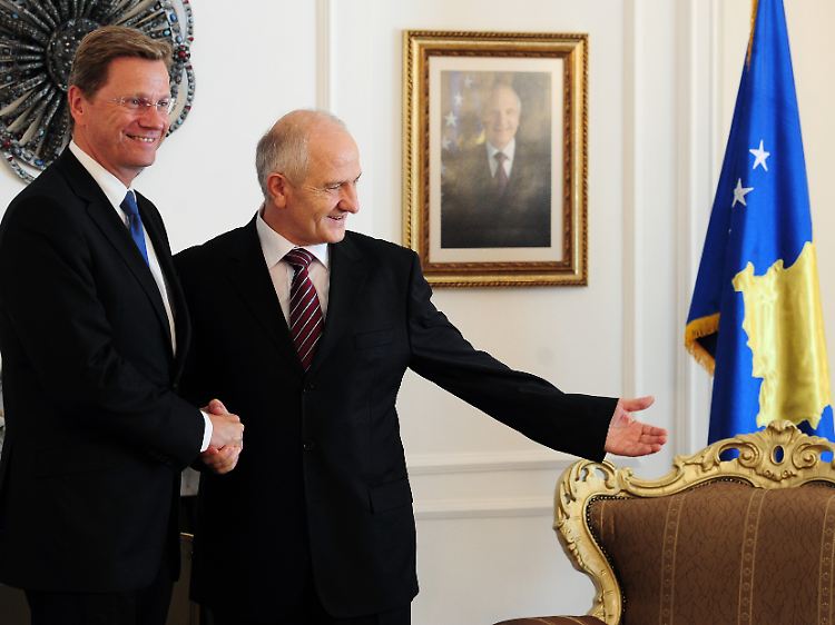 Im August 2010 traf sich Westerwelle mit dem ehemaligen kosovarischen Präsidenten Fatmir Sejdiu.