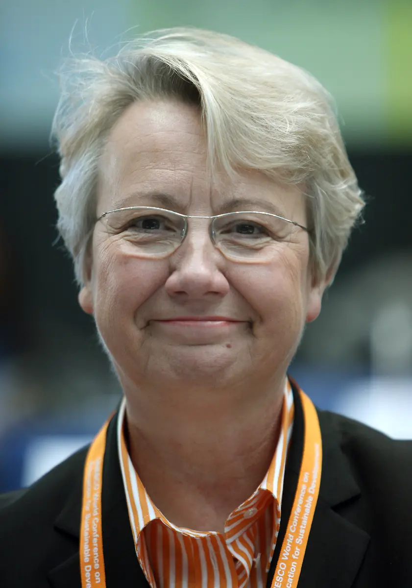 2n544400-jpg2761375909024061359