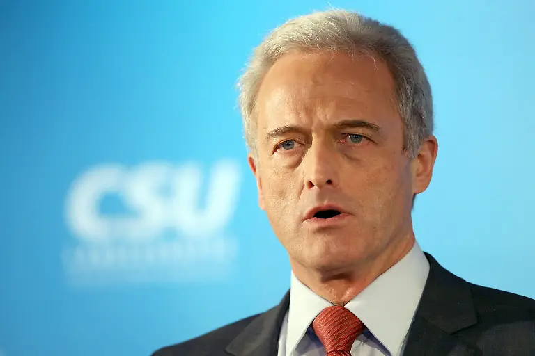 2n523941-jpg6510373694112992624