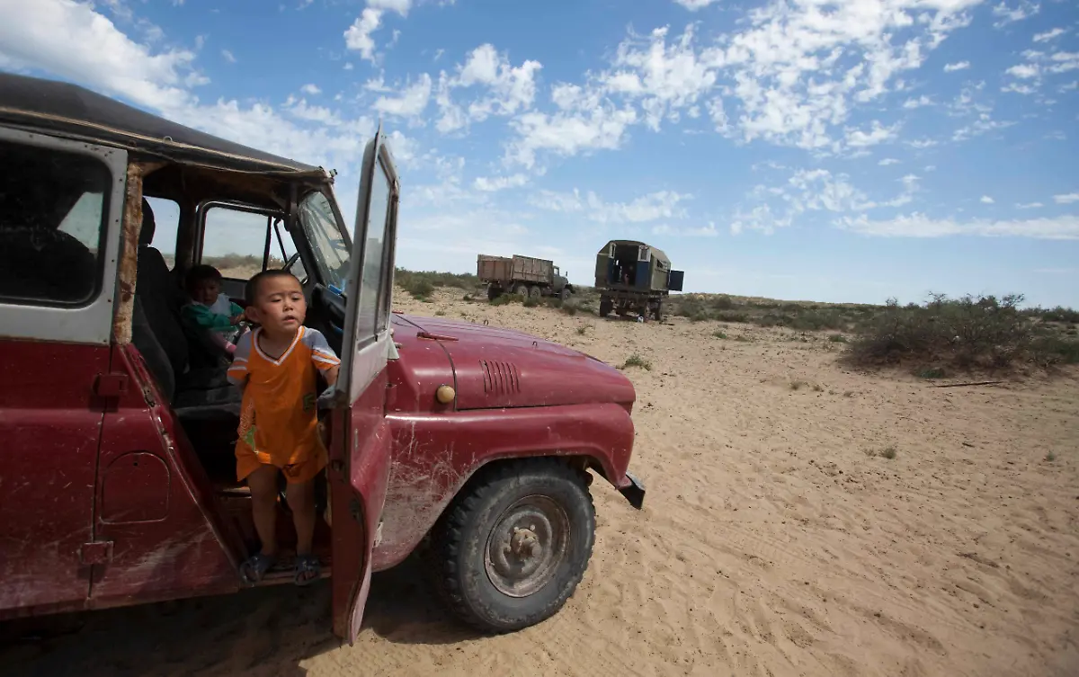 Central-Asia-Reappearing-Sea-NY426-jpg6524972399269838238