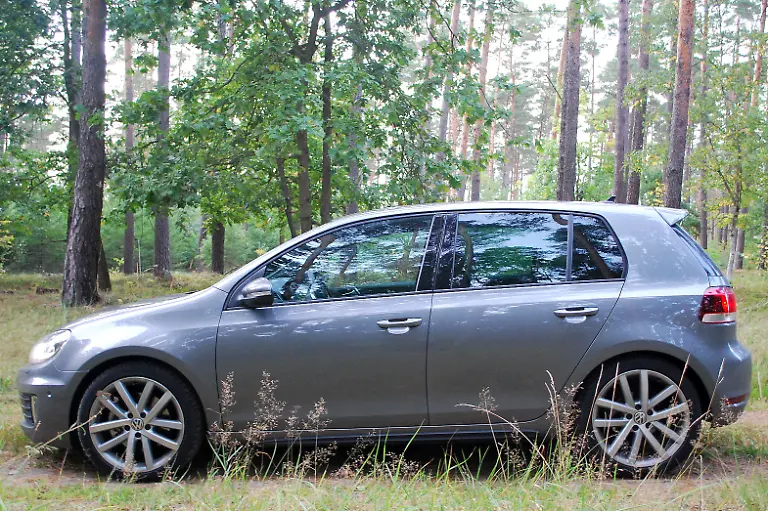 VW-Golf-GTD-05-10-2009-18-10-25