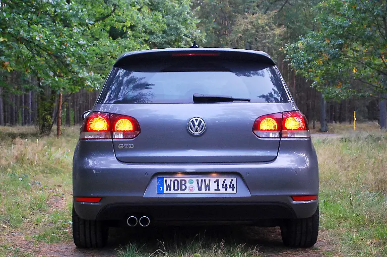 VW-Golf-GTD-05-10-2009-18-10-08