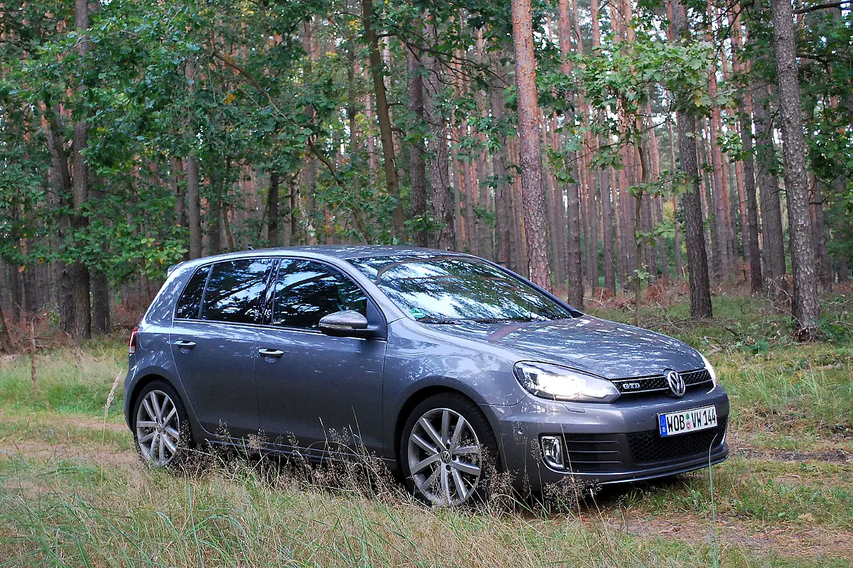 VW-Golf-GTD-05-10-2009-18-09-27