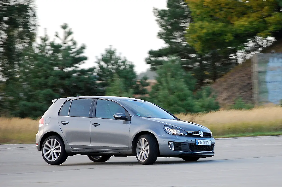 VW-Golf-GTD-05-10-2009-17-13-06