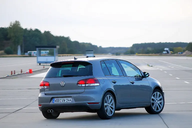 VW-Golf-GTD-05-10-2009-17-12-46