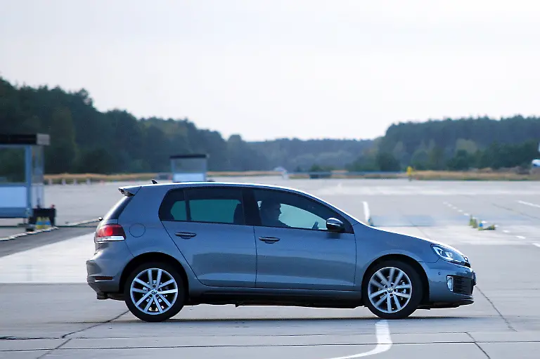 VW-Golf-GTD-05-10-2009-17-12-35