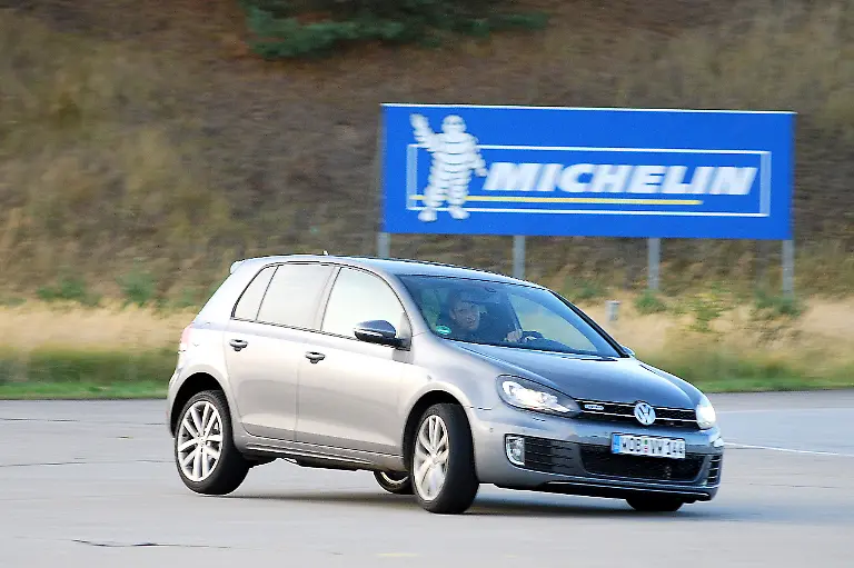 VW-Golf-GTD-05-10-2009-17-11-48