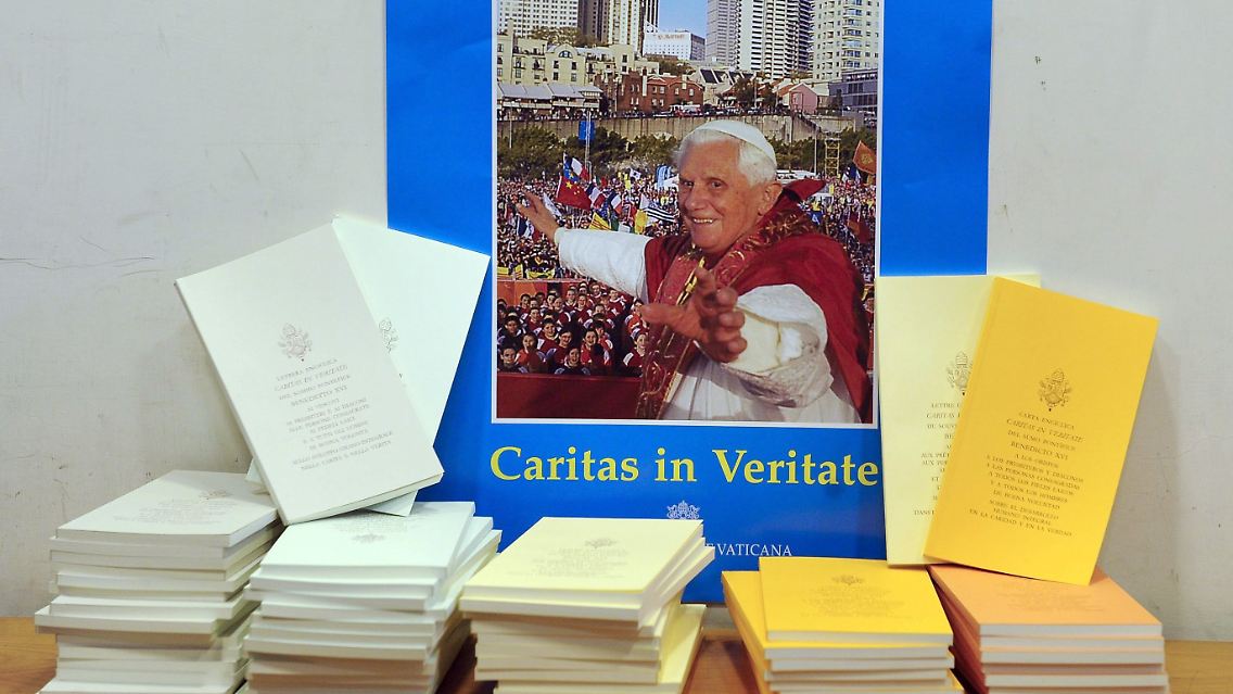 Die Sozialenzyklika "Caritas in veritate" kommt mit neun Monaten Verspätung - als hochaktuelle Streitschrift zur Globalisierung