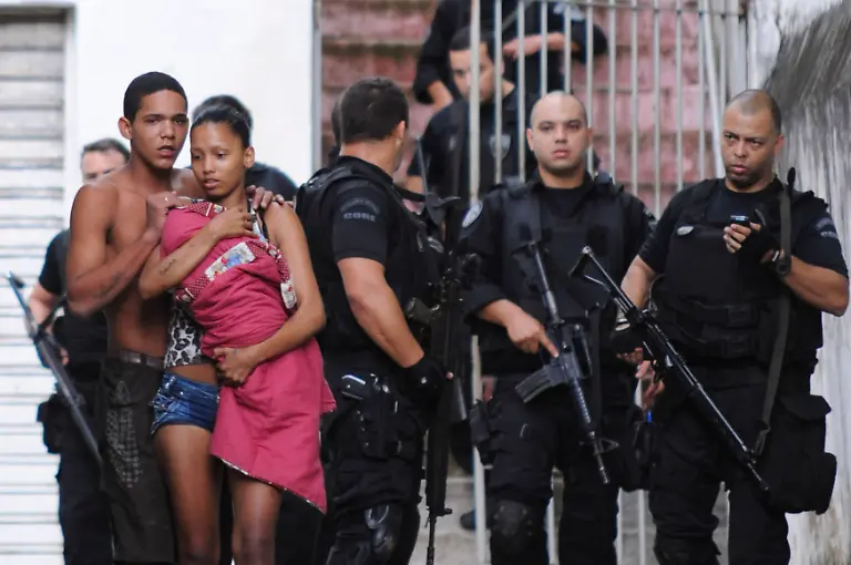 Brazil-Violence-XSI208-jpg5879030075350804785