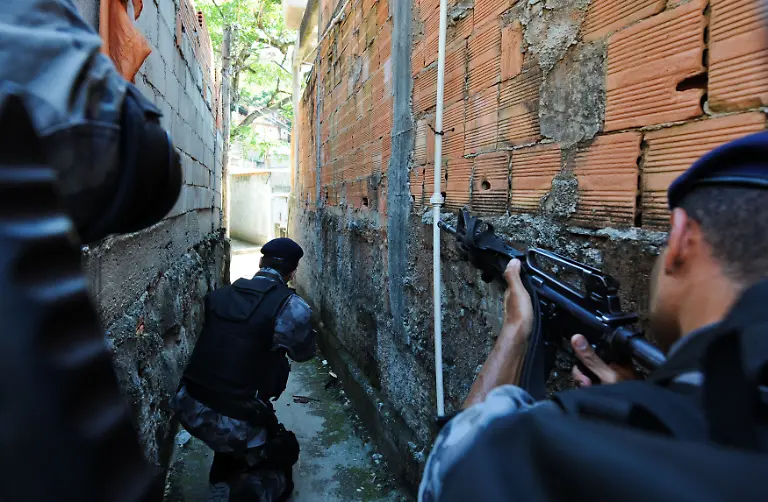 Brazil-Violence-XFD113-jpg932920893376043359