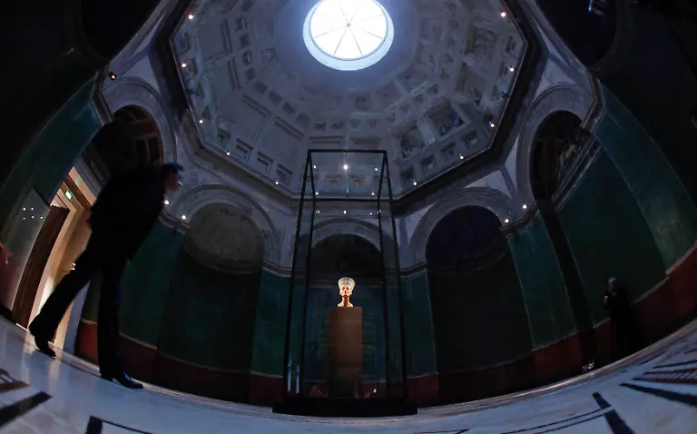 BER104-GERMANY-1015-03-JPG539045310060429544