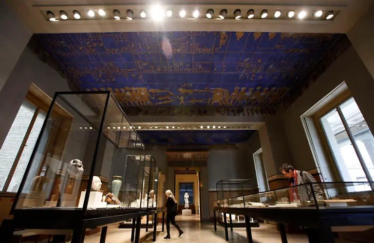 BER110-GERMANY-1015-03-JPG8676870390158763447