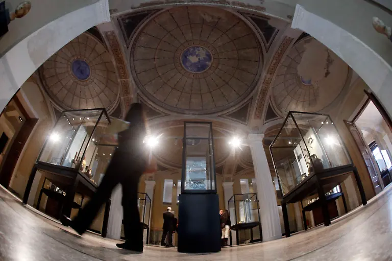 BER111-GERMANY-1015-03-JPG3645592990023797392