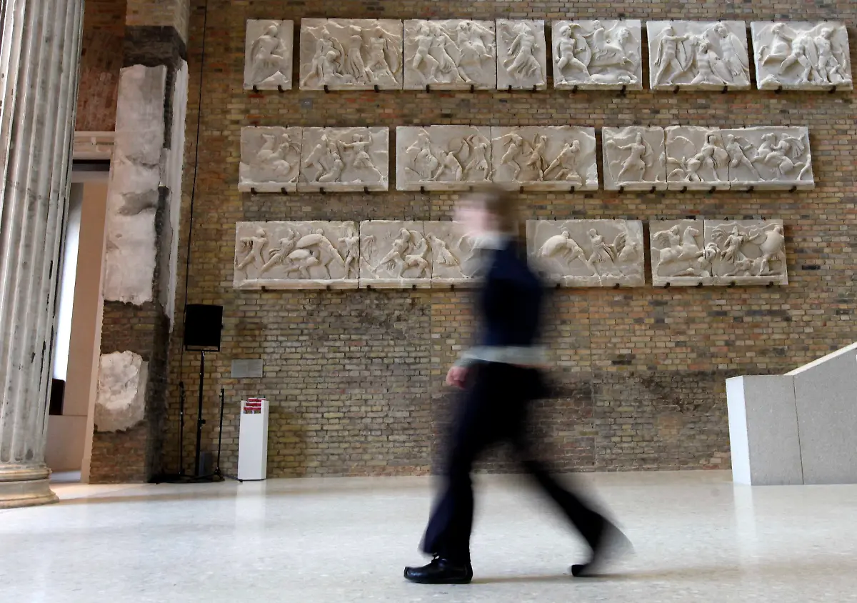 BER112-GERMANY-1015-03-JPG3120513266644272311