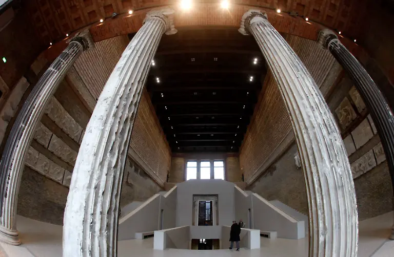 BER113-GERMANY-1015-03-JPG7763152139823690439