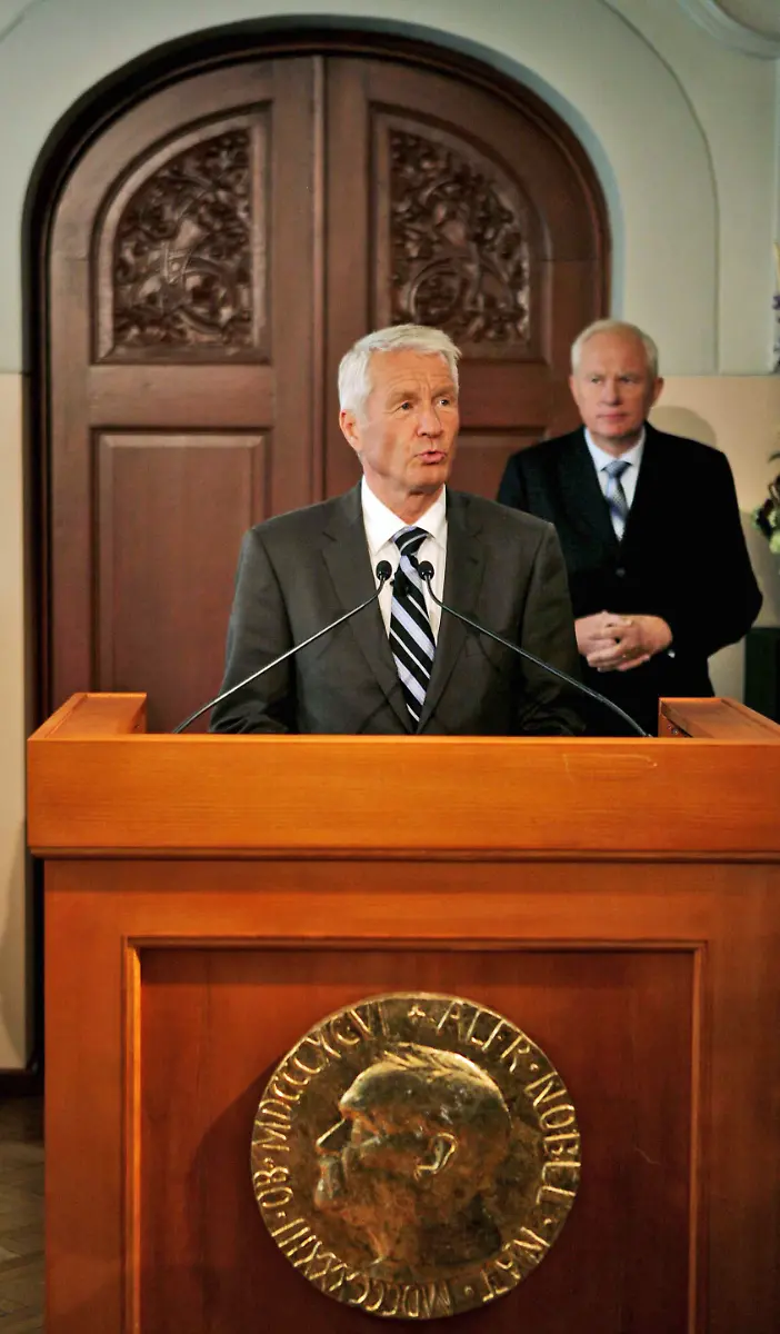 APTOPIX-Norway-Nobel-Peace-Prize-2009-TG101-jpg8112310447987943828