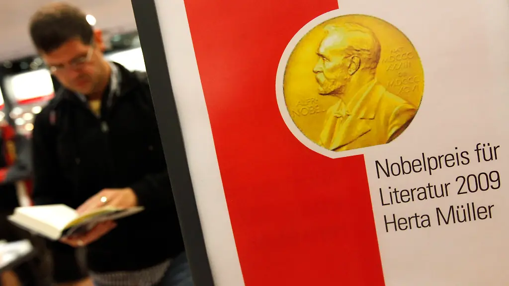 BER100-NOBEL-LITERATURE-1008-0B-JPG7945425421763311870